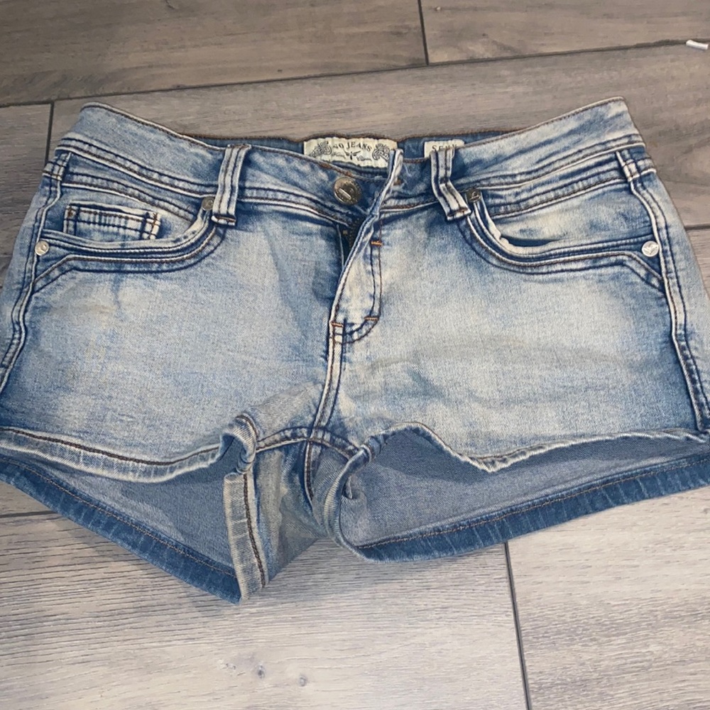 Size 28 Sexy fit shorts VO Jeans no flaws no stains.